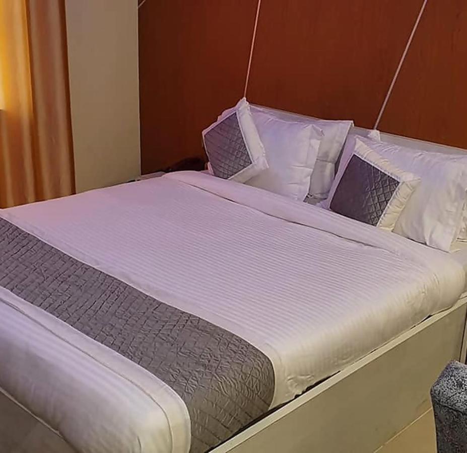 Gokul Raj By Wb Economy , Madhubani Hotel Exterior foto