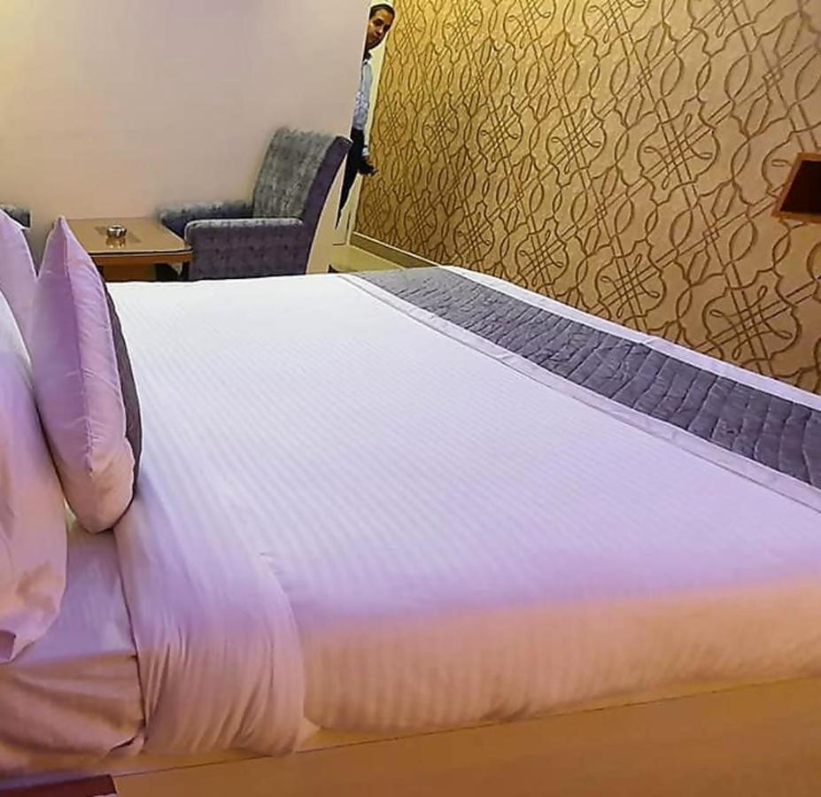 Gokul Raj By Wb Economy , Madhubani Hotel Exterior foto